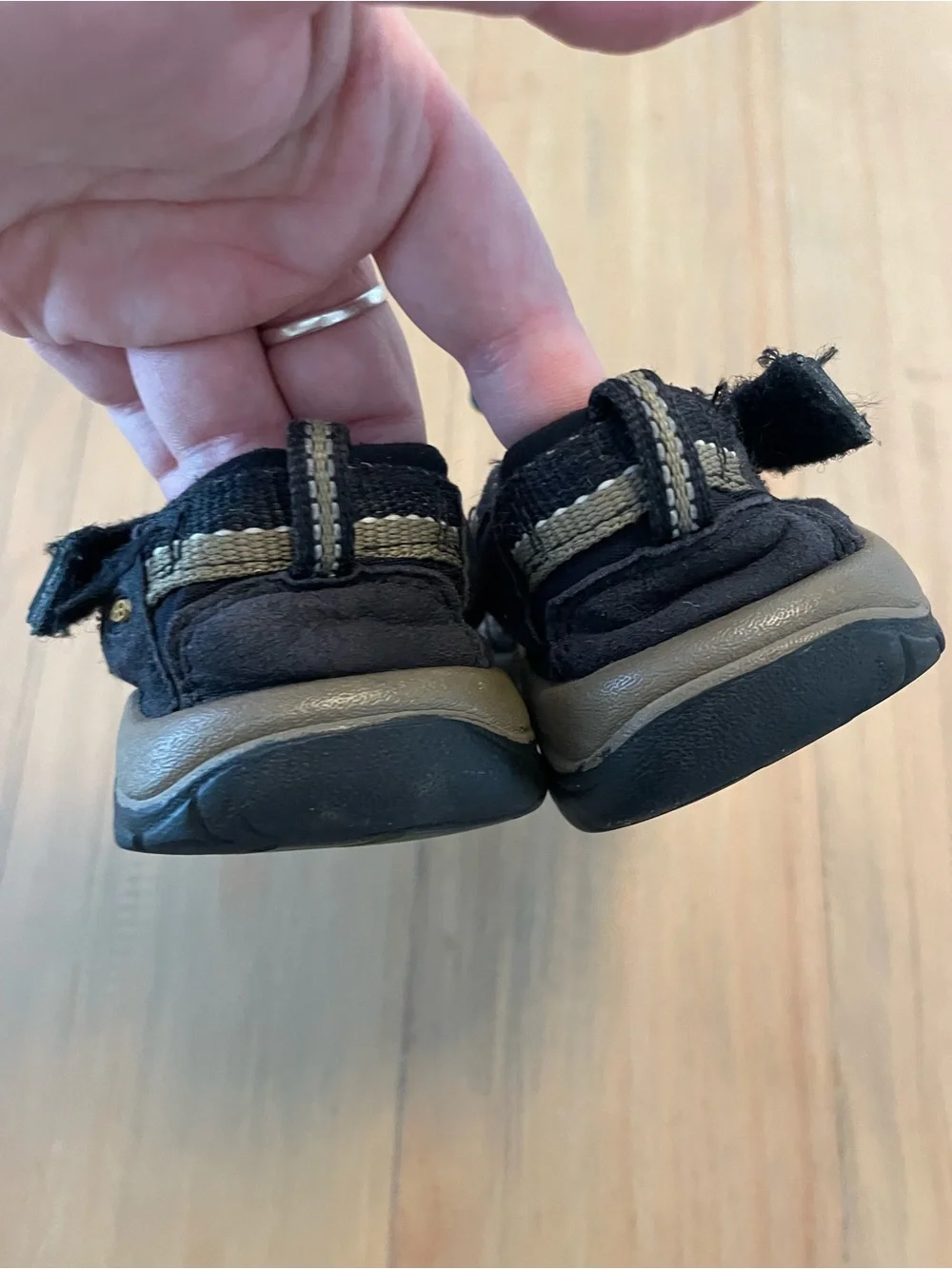 Keen Toddler 10 Black and Tan Closed-Toe Sport Sandals